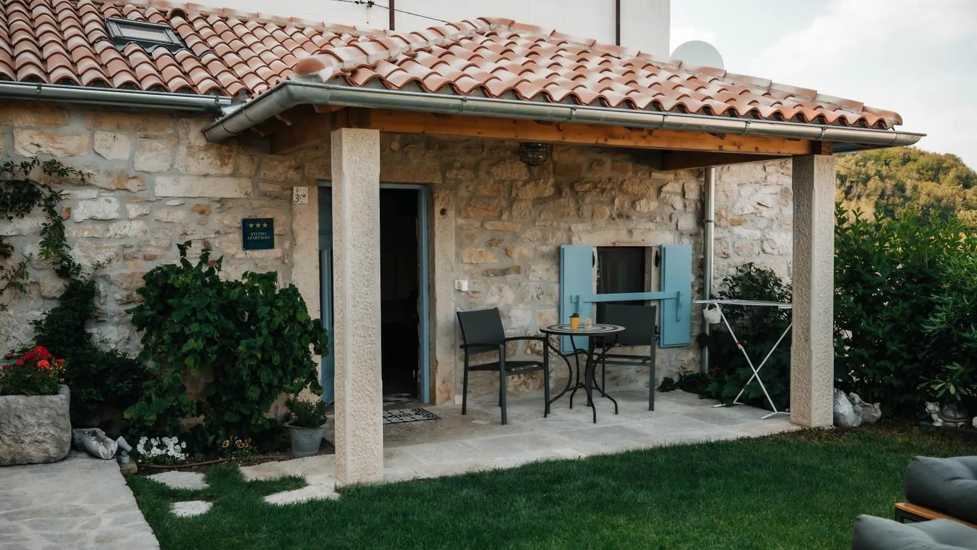 Rural Apartments Ritossa Vizinada Bed & Breakfast