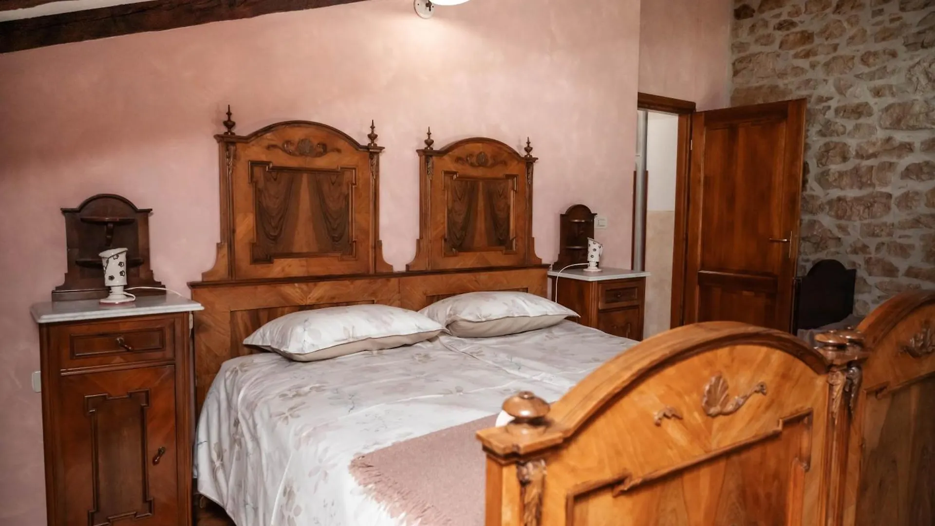 Rural Apartments Ritossa Vizinada Bed & Breakfast